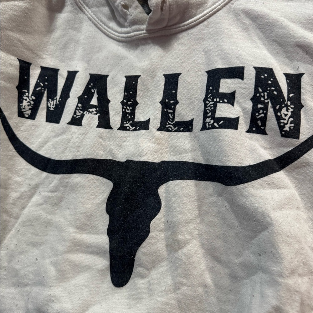 Wallen White Hoodie with Black Graphic